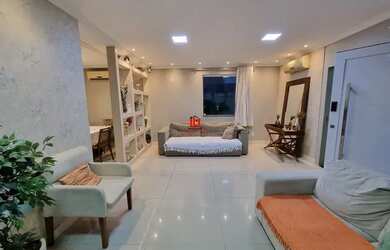 Imagem: A casa em condomínio possui 4 Dormitórios, 2 Banheiros, 4