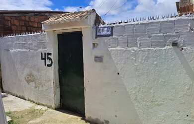 Imagem: A casa possui 3 Dormitórios, 1 Banheiro, 84m² de Área e