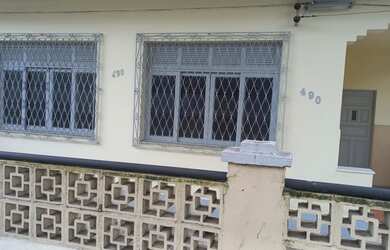 Imagem: A casa possui 5 Dormitórios, 2 Banheiros, 3 Vagas na garagem