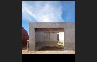 Imagem: A casa possui 2 Dormitórios, 1 Banheiro, 1 Vaga na garagem