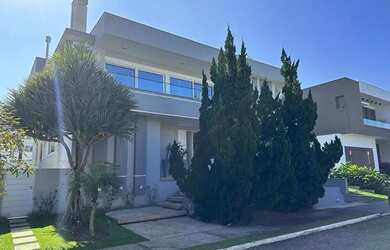 Imagem: A casa em condomínio possui 5 Dormitórios, 5 Banheiros, 4