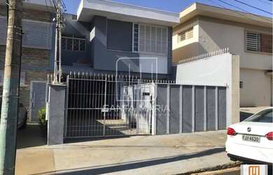 Imagem: O depósito possui 2 Vagas na garagem, 205m² de Área e está