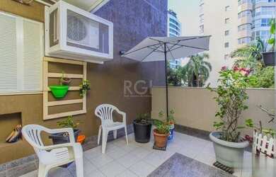 Imagem: O apartamento possui 3 Dormitórios, 2 Banheiros, 3 Vagas na