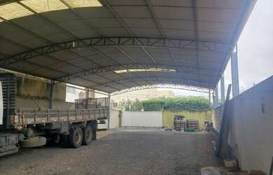 Imagem: Barracão, trifásico, 1 banheiro e 1 quarto - Perto Porecatu