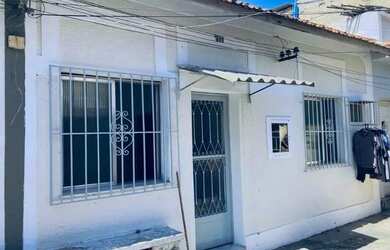 Imagem: A casa possui 2 Dormitórios, 1 Banheiro, 70m² de Área e