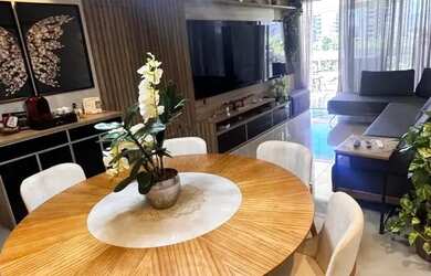 Imagem: O apartamento possui 3 Dormitórios, 3 Banheiros, 2 Vagas na