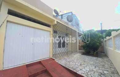 Imagem: A casa possui 3 Dormitórios, 3 Banheiros, 1 Vaga na garagem