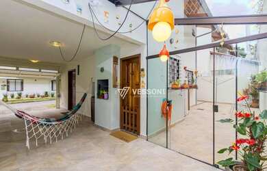 Imagem 2: Sobrado Triplex em condomínio fechad no bairro Ahú - Curitiba/PR