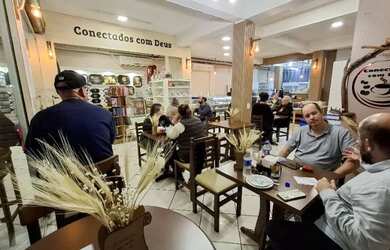 Imagem: O depósito está localizado em Fiuza, Viamão à venda por