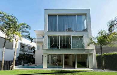 Imagem 8: CASA ESPETACULAR NO CONDOMÍNIO PORTO RIVIERA NA PRAIA BRAVA DE ITAJAÍ-SC