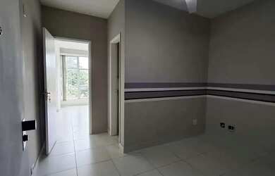 Imagem: O depósito possui 1 Vaga na garagem, 28m² de Área e está