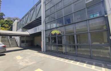 Imagem: O depósito possui 935m² de Área e está localizado em Lapa