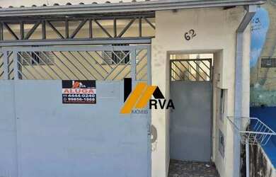 Imagem: A casa possui 1 Dormitório, 1 Banheiro, 1 Vaga na garagem e