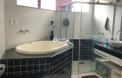 Imagem 7: Casa residencial disponível para locação e venda no bairro Jardim Karaíba...