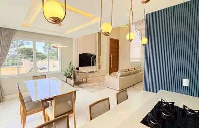 Imagem: A casa possui 4 Dormitórios, 3 Banheiros, 5 Vagas na garagem