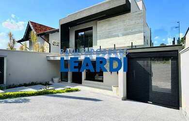 Imagem: A casa em condomínio possui 3 Dormitórios, 3 Banheiros, 2