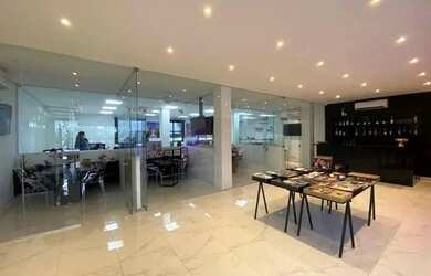 Imagem 11: Prédio comercial à venda em Cotia-SP Galpão com 4 salas, 14 banheiros,...