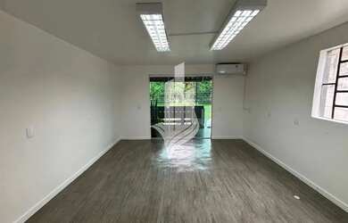 Imagem: O depósito possui 34m² de Área e está localizado em Velha