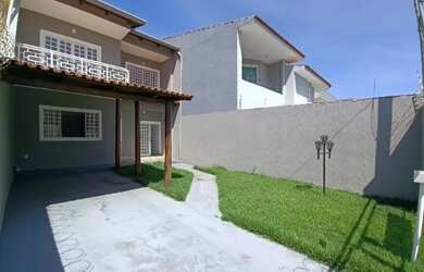 Imagem: A casa possui 4 Dormitórios, 4 Banheiros, 4 Vagas na garagem