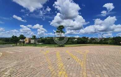 Imagem: O terreno possui 1318m² de Área e está localizado em Loteamento