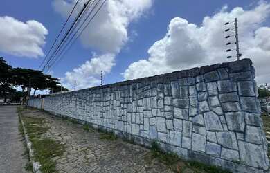 Imagem: A casa possui 5 Dormitórios, 4 Banheiros, 2 Vagas na garagem