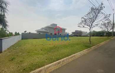 Imagem: O terreno possui 10m² de Área e está localizado em Portal