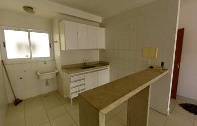 Imagem 1: Apartamento no Tubalina - 50m², Cozinha com Armários, Condomínio com...