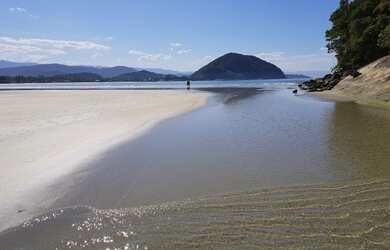 Imagem 16: Casa com Piscina em Condomínio no Guarujá Temporada -Ao lado do pier