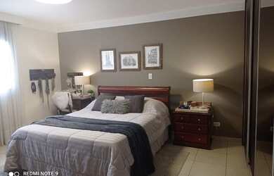 Imagem: O apartamento possui 3 Dormitórios, 5 Banheiros, 2 Vagas na