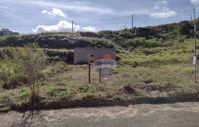 Imagem: O terreno possui 344m² de Área e está localizado em Grama