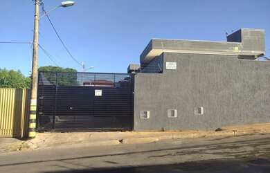 Imagem: A casa em condomínio à venda possui 3 Dormitórios, 3 Banheiros