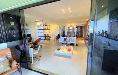 Imagem 3: Apartamento para venda com 192 metros quadrados com 4 quartos em Candeal...