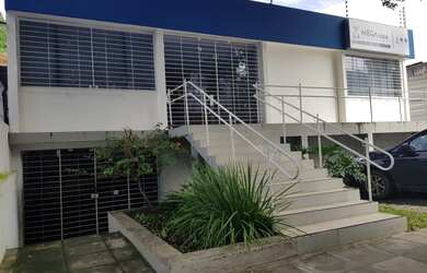 Imagem: O depósito possui 5 Vagas na garagem, 156m² de Área e está