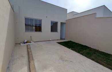 Imagem 2: Casa para venda tem 66 metros quadrados com 3 quartos em Novo Centro - Santa Luzia - MG