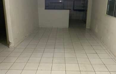 Imagem: A casa possui 3 Dormitórios, 2 Banheiros, 1 Vaga na garagem