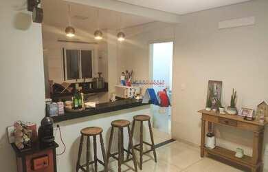 Imagem: O apartamento possui 3 Dormitórios, 2 Banheiros, 2 Vagas na