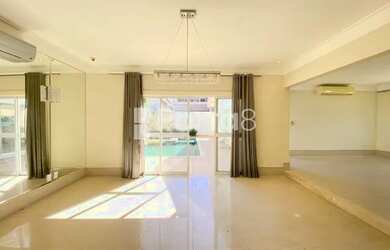 Imagem: A casa em condomínio possui 4 Dormitórios, 5 Banheiros, 2