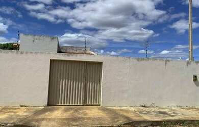 Imagem: A casa possui 1 Dormitório, 1 Banheiro, 75-0m² de Área e