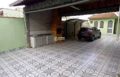 Imagem: A casa possui 5 Dormitórios, 5 Banheiros, 5 Vagas na garagem