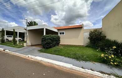 Imagem: A casa em condomínio à venda possui 3 Dormitórios, 3 Banheiros