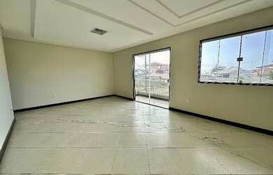 Imagem: A casa possui 3 Dormitórios, 3 Banheiros, 2 Vagas na garagem