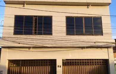 Imagem: A casa possui 5 Dormitórios, 4 Banheiros, 2 Vagas na garagem