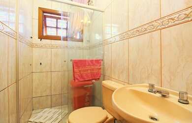 Imagem 7: Sobrado em Nonoai. Churrasqueira, Guarda roupa, 218m² de Áreae1 Banheiro