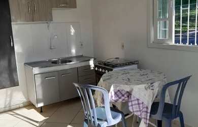 Imagem: A casa possui 1 Dormitório, 1 Banheiro, 20m² de Área e está