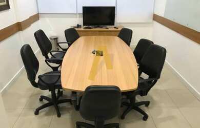 Imagem: O depósito possui 1 Vaga na garagem, 32m² de Área e está