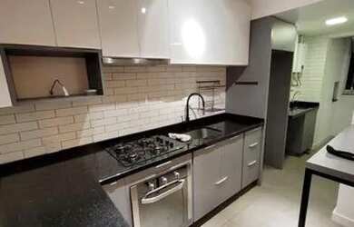 Imagem: O apartamento possui 2 Dormitórios, 1 Banheiro, 1 Vaga na garagem