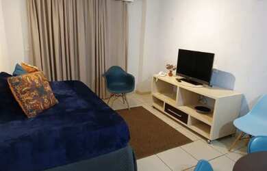 Imagem: O apartamento possui 1 Dormitório, 1 Banheiro, 1 Vaga na garagem