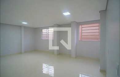 Imagem: A casa possui 2 Dormitórios, 2 Banheiros, 3 Vagas na garagem