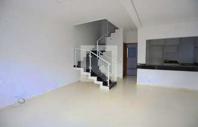 Imagem: A casa em condomínio possui 4 Dormitórios, 4 Banheiros, 3