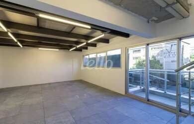 Imagem: O depósito possui 2 Vagas na garagem, 99m² de Área e está